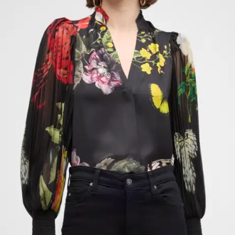 Alice + Olivia Ilan Essential Floral Pleated Blouse